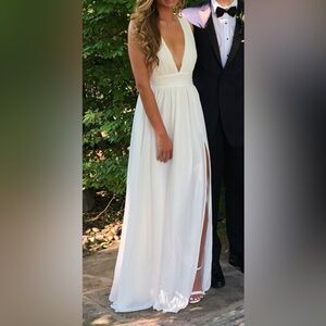 Lulu’s White Gown